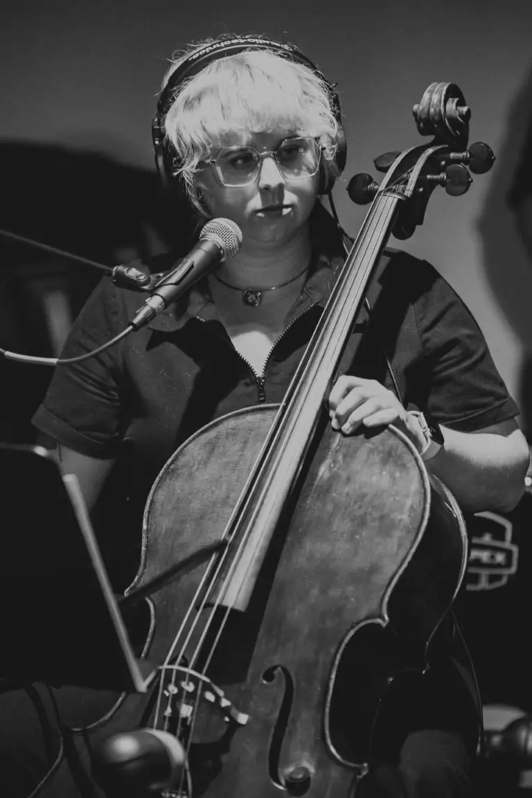 Adee Dancy cello kc monarch strings